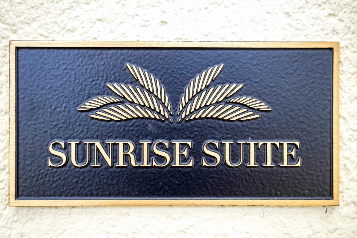 30-ChateaudesPalmiers-Sunrise Suite